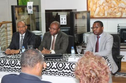 Embaixada de Angola nos EUA diz que há nas prisões americanas muitos cidadãos detidos com passaporte de Angola, mas que